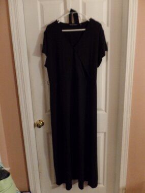 Timeless by Brooke Shields XL 18 20 Short Sleeve V Neck Black Maxi Dress w/Belt